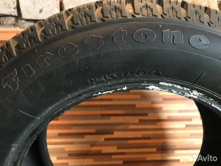 Firestone Ice Cruiser 7 215/60 R16