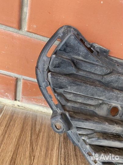 Решетка бампера Toyota Rav 4 2020г