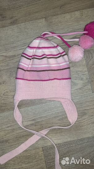 Много шапок