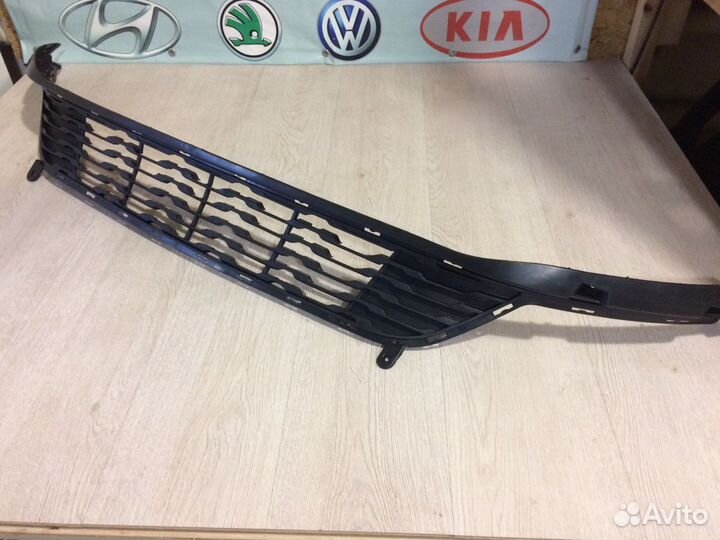 Kia Рио 10-14гг Решетка в бампер нижняя