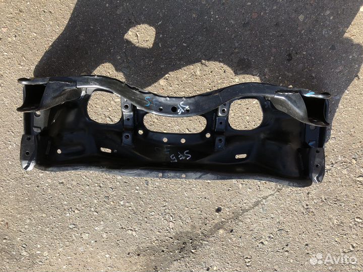 Подрамник передний Subaru Forester SF5