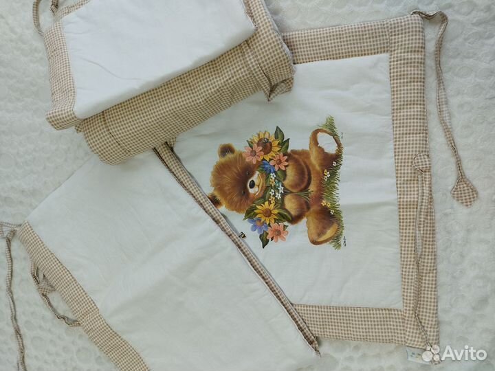 Бортик на кровать