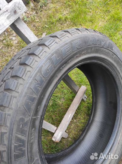 Goodyear Wrangler AT/R 235/60 R18