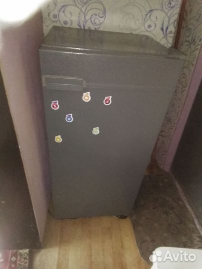 Холодильник сломанный