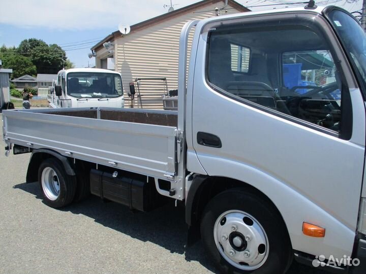 Toyota Dyna, 2015