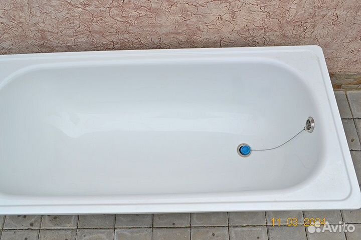 Ванная стальная и Раковина с тюльпаном