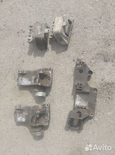 Кронштейн Шкода Октавия Тур