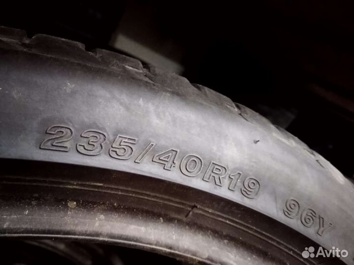 Bridgestone Potenza S001 235/40 R19