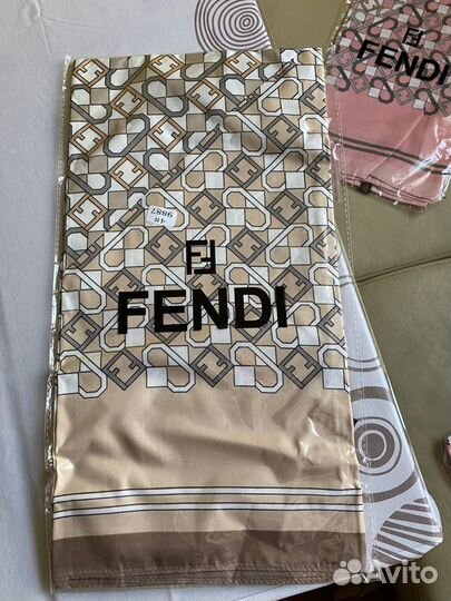 Женский шелковый платок Fendi