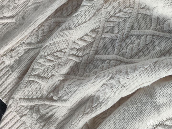 Свитер шерстяной