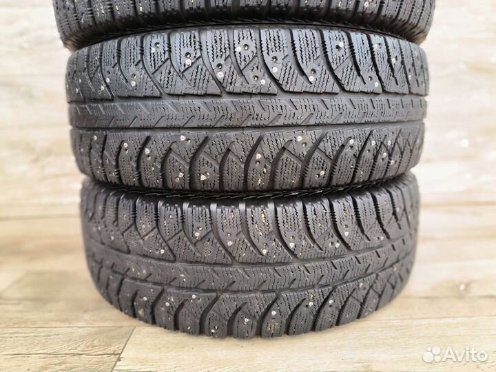 Bridgestone Ice Cruiser 7000 215/65 R16