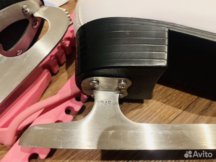 Коньки фигурные nicole 40 р