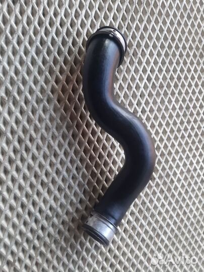 Mercedes w212 Om651 Патрубок радиатора