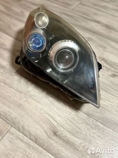 Фара права Opel astra H Hella оригинал
