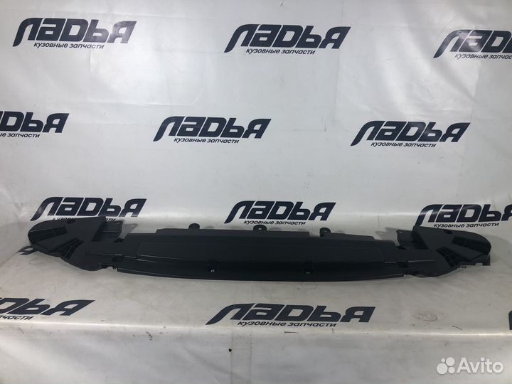 Накладка переднего бампера Toyota Camry 8 XV70 (20