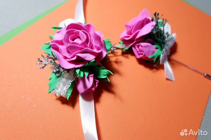 Бутоньерка и браслет