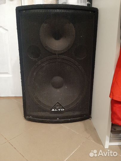 Продаю активные колонки и микшерный пульт