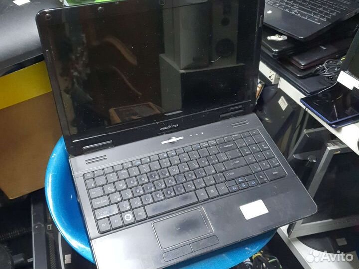 Ноутбук Emachines e525 исправный