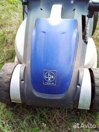 Газонокосилка электрическая