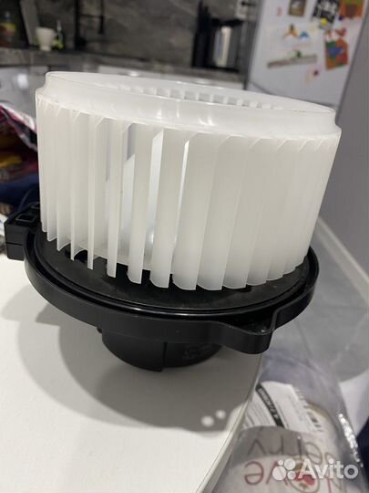 Электродвигатель отопителя в сборе