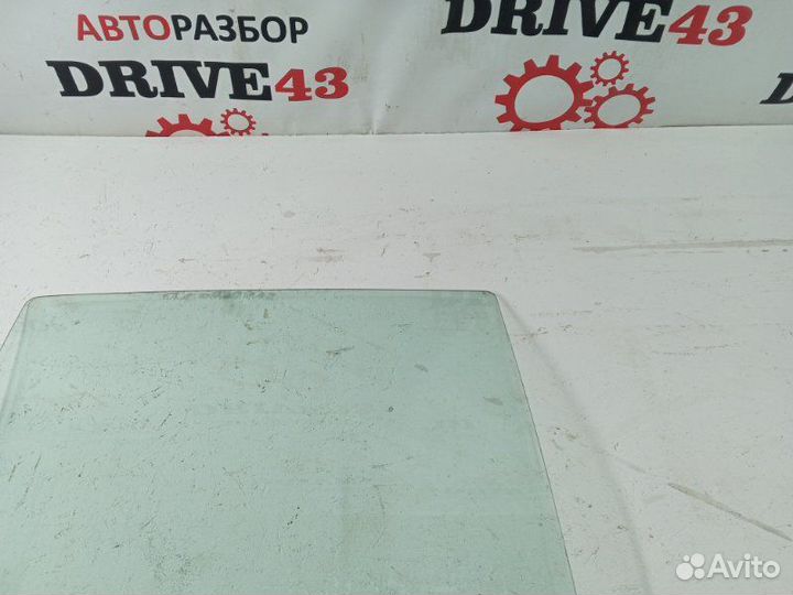 Стекло заднее правое Renault Sandero stepway 1