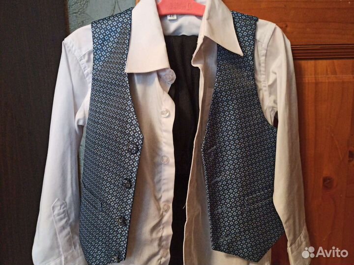 Костюм на мальчика 104 110