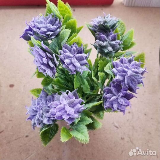 Зелень в кашпо, трава искусственная в горшке