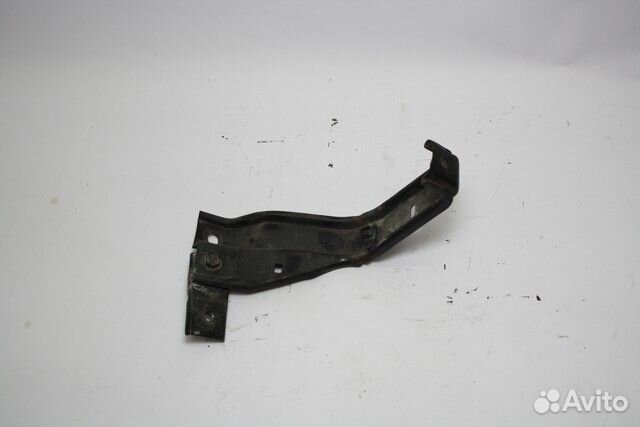 Кронштейн усилителя 6400F783 Mitsubishi L200