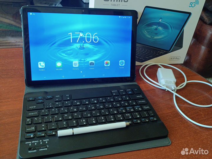 Планшет с клавиатурой и стилусом