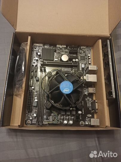 Материнская плата с процессором i3