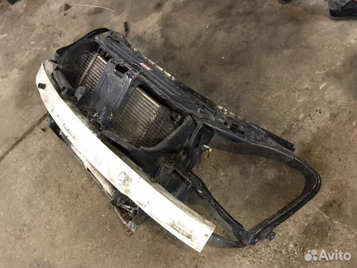 Мерседес w251 R-class телевизор