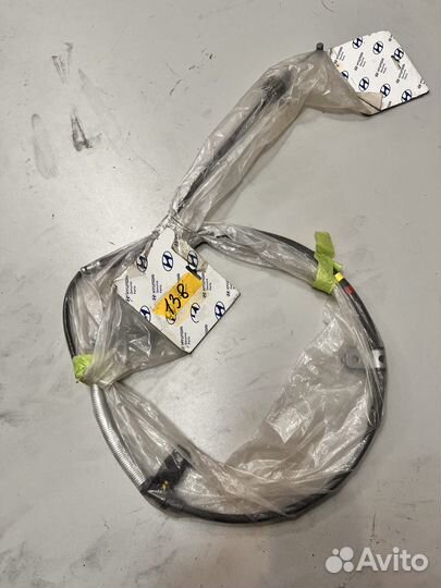 Трос стояночного тормоза правый hyundai getz