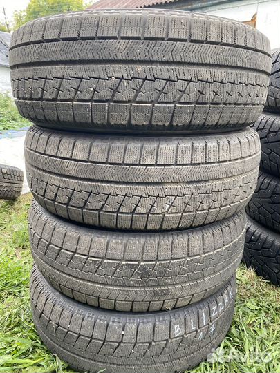 Bridgestone Blizzak VRX 225/60 R17