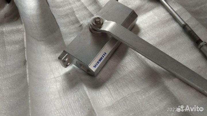 Доводчик дверной