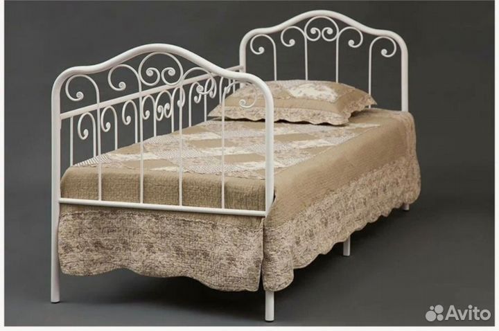 Кровать железная односпальная с матрасом
