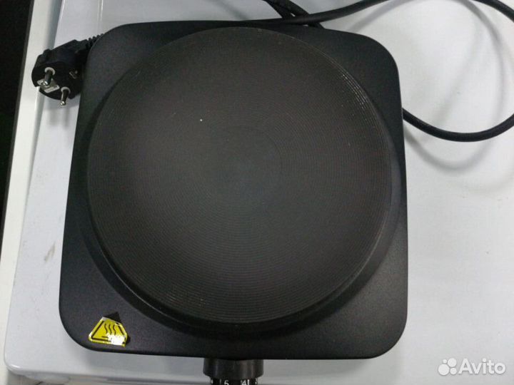 Настольная электрическая плитка Vitek VT-3703