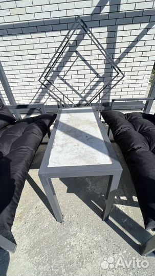 Беседка с мебелью