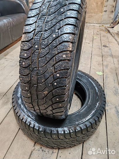 Viatti Bosco Nordico V-523 215/65 R16 98T