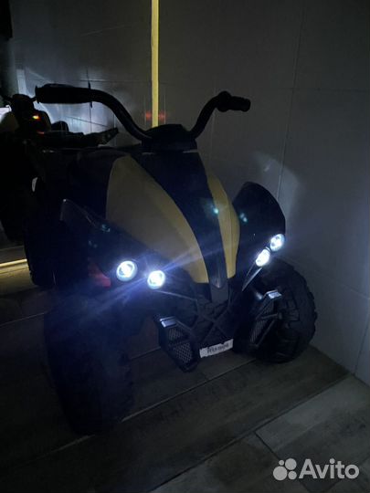 Детский электромобиль