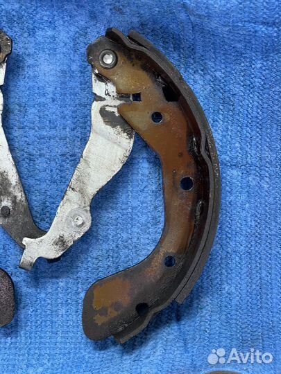 Задние тормозные колодки chevrolet aveo T200 T250