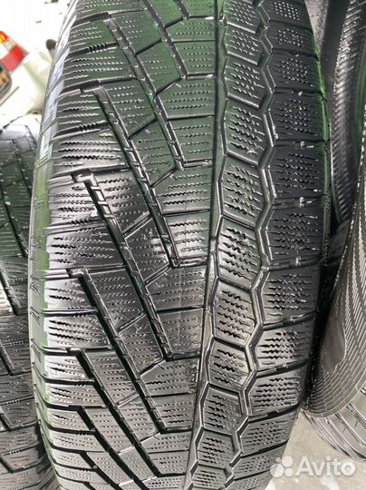 Gislaved Soft Frost 200 215/70 R16
