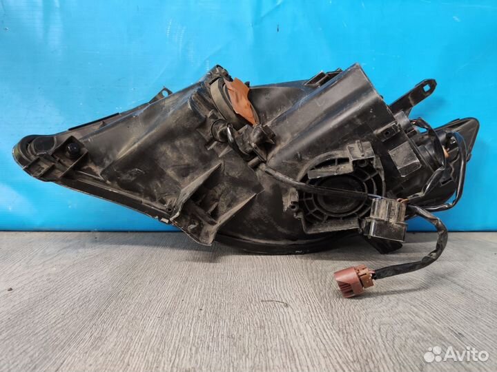 Фара правая Mitsubishi Outlander 2 хл 2007-2012