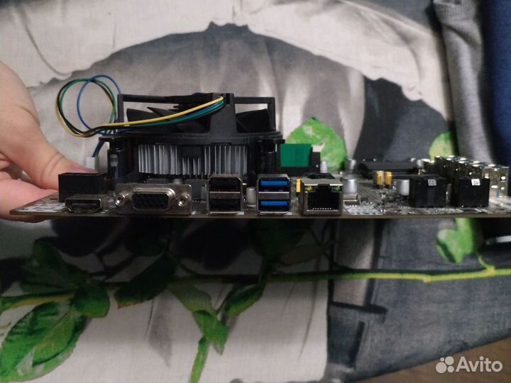 Материнская плата