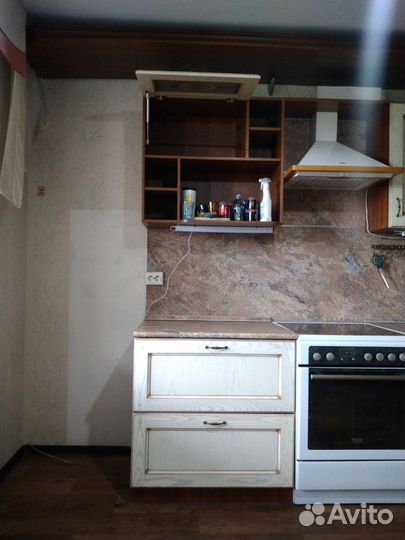 Кухонный гарнитур б/у. лдсп/ массив дерева