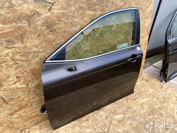 Дверь передняя левая Toyota Camry 70