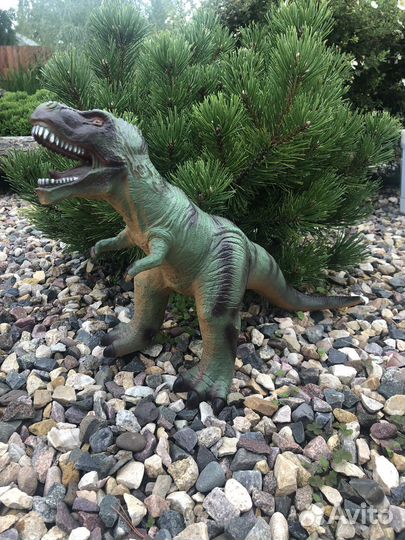 Игрушка динозавр