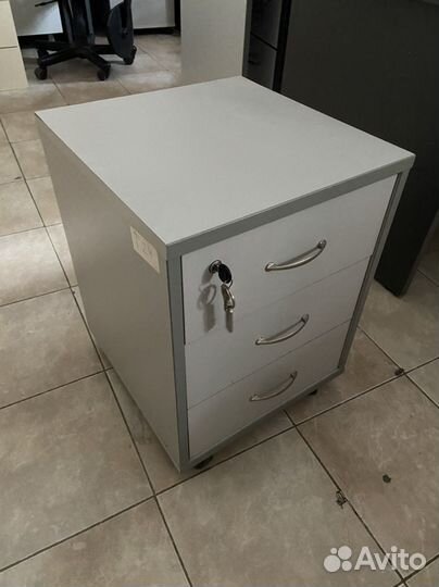 Тумба выкатная