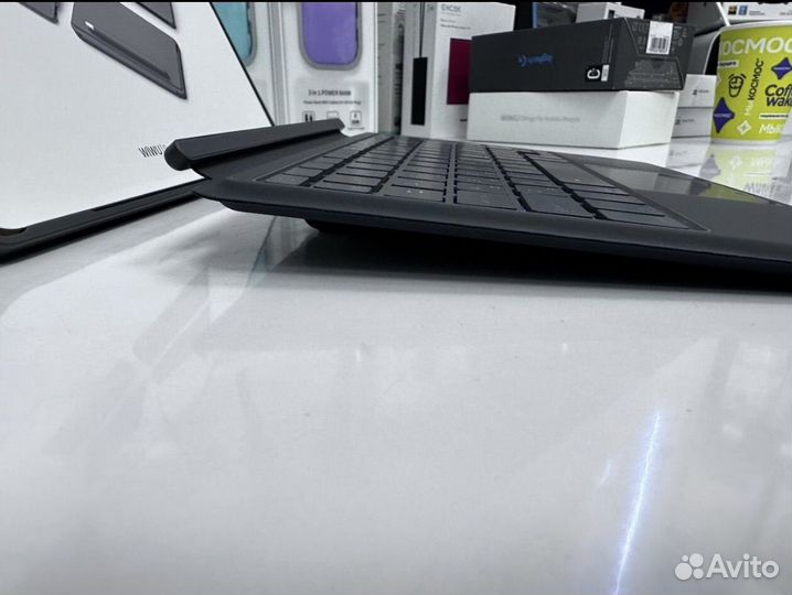 Чехол клавиатура на iPad 9-e поколение 2021