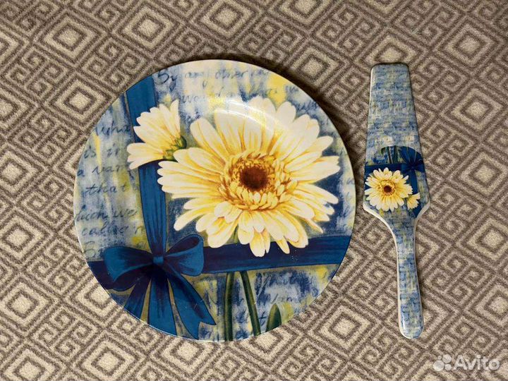 Тортница и набор для суши