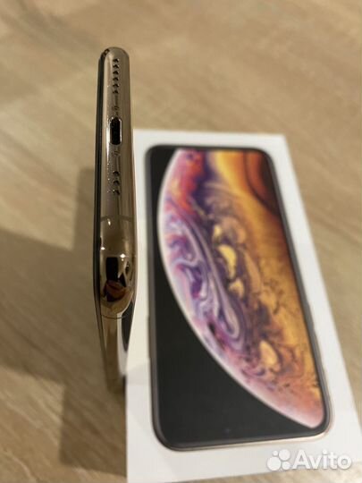 iPhone Xs, 64 ГБ